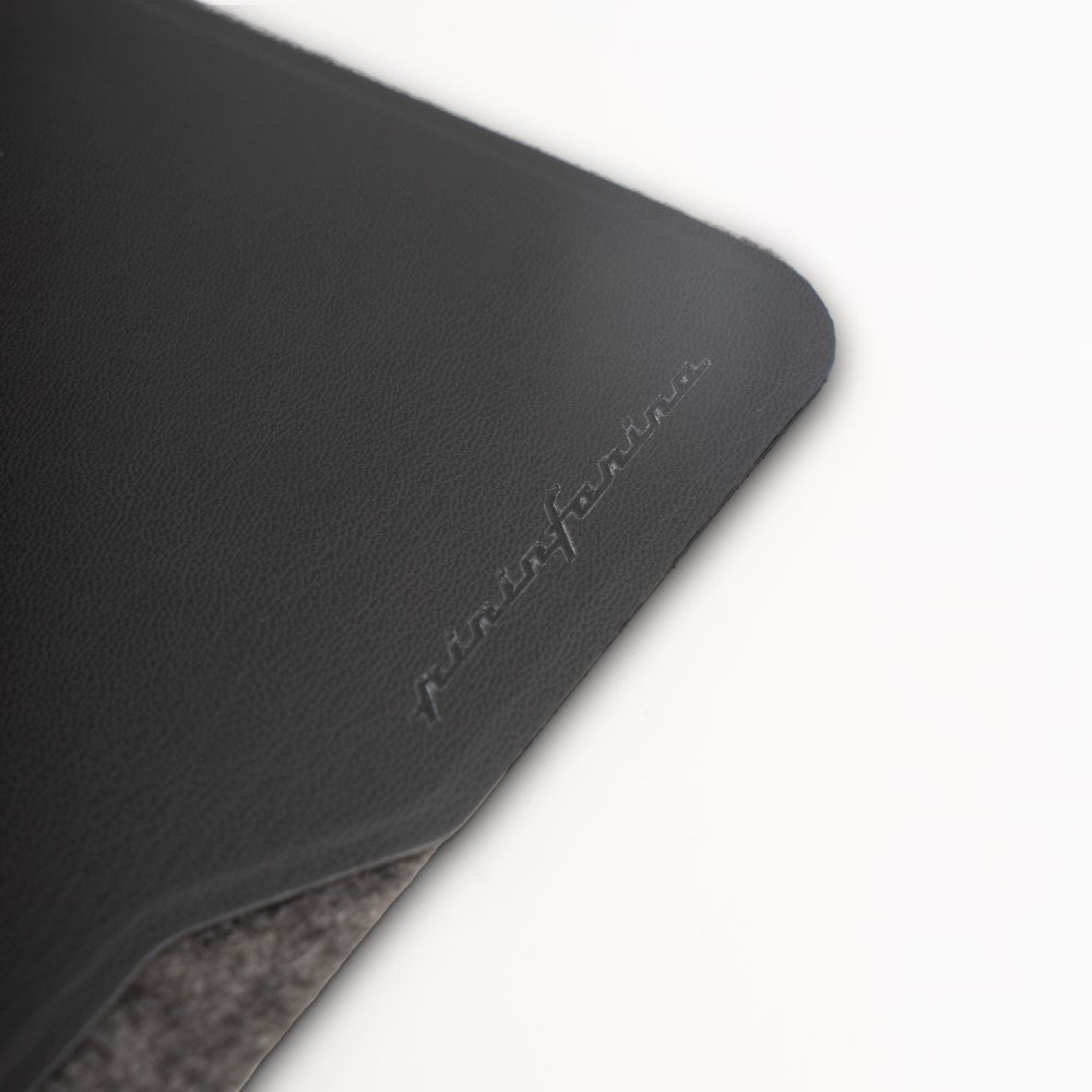 Pininfarina DeskPro with Wireless Charging – Multifunctional Desk Pad