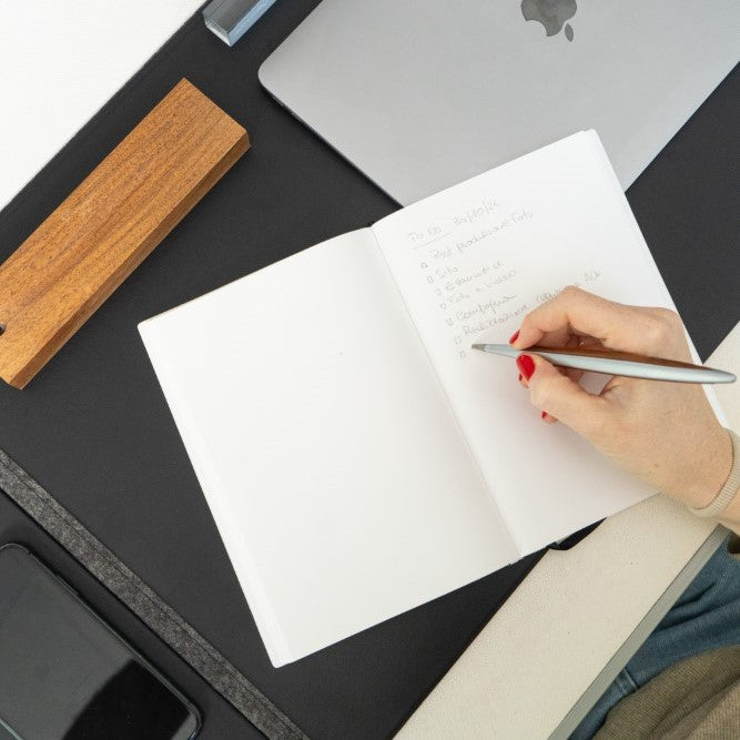 Pininfarina DeskPro with Wireless Charging – Multifunctional Desk Pad