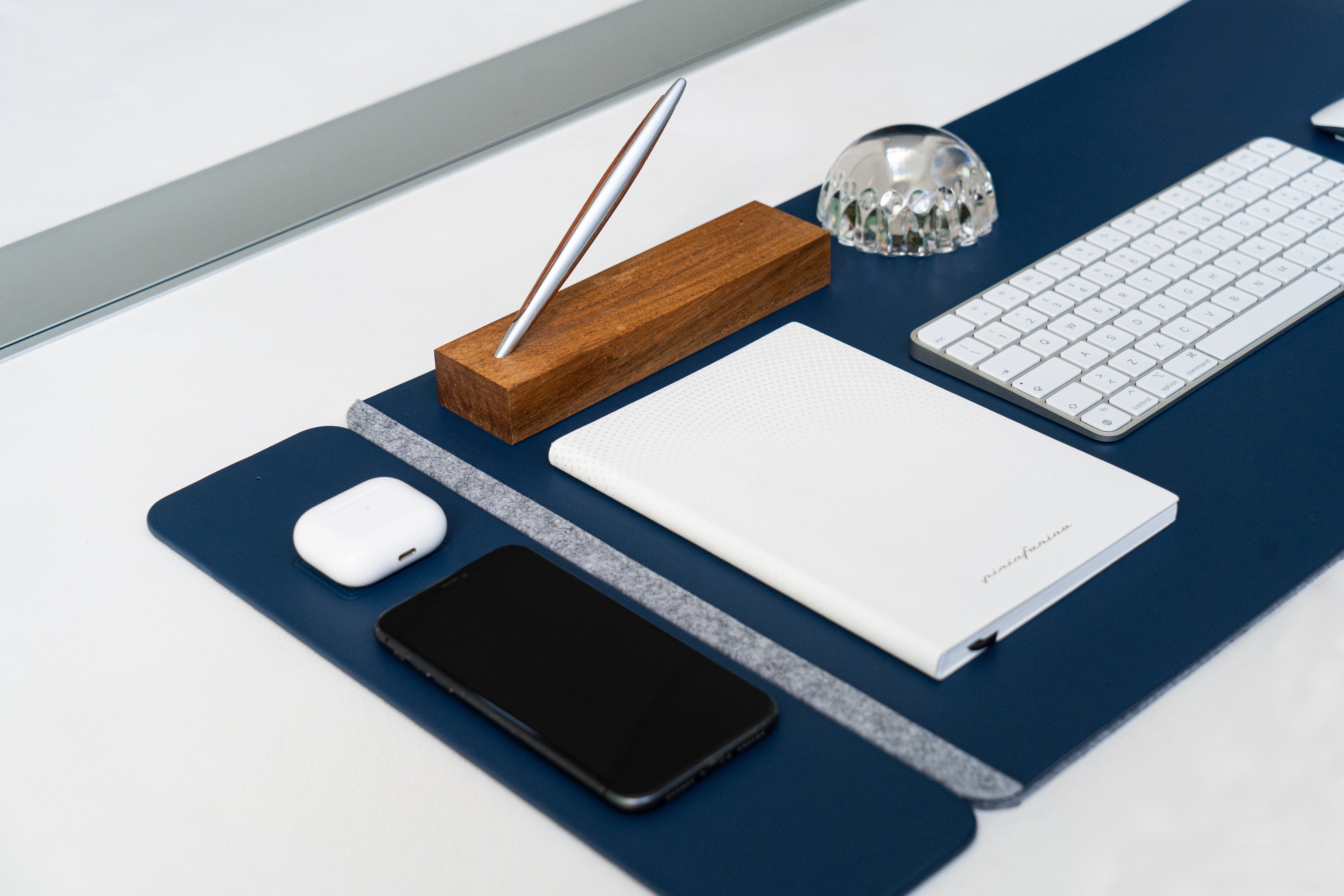 Pininfarina DeskPro with Wireless Charging – Multifunctional Desk Pad