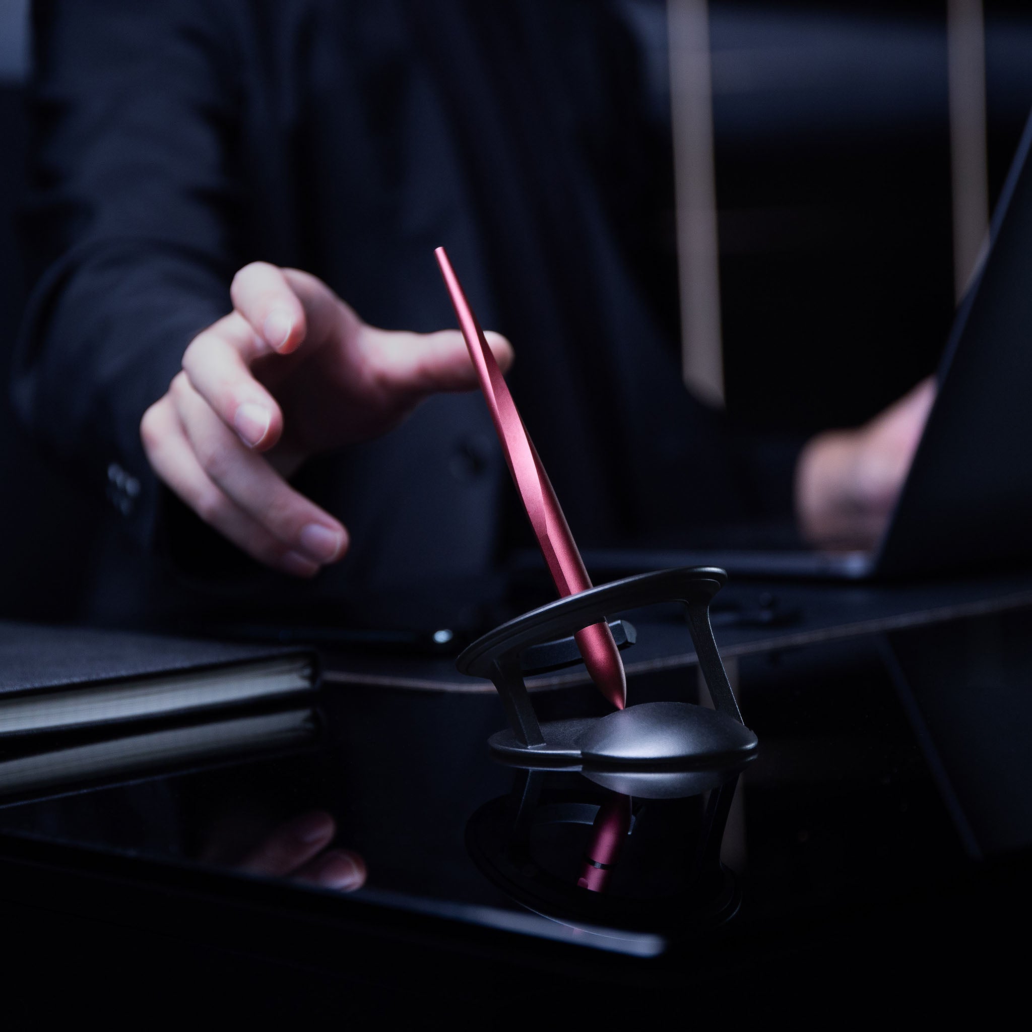 Novium Hoverpen Interstellar – Magnetic Floating Pen with Cosmic Design